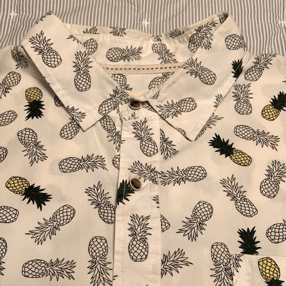 VSTR Pineapple pattern short sleeve button down shirt - Picture 3 of 11
